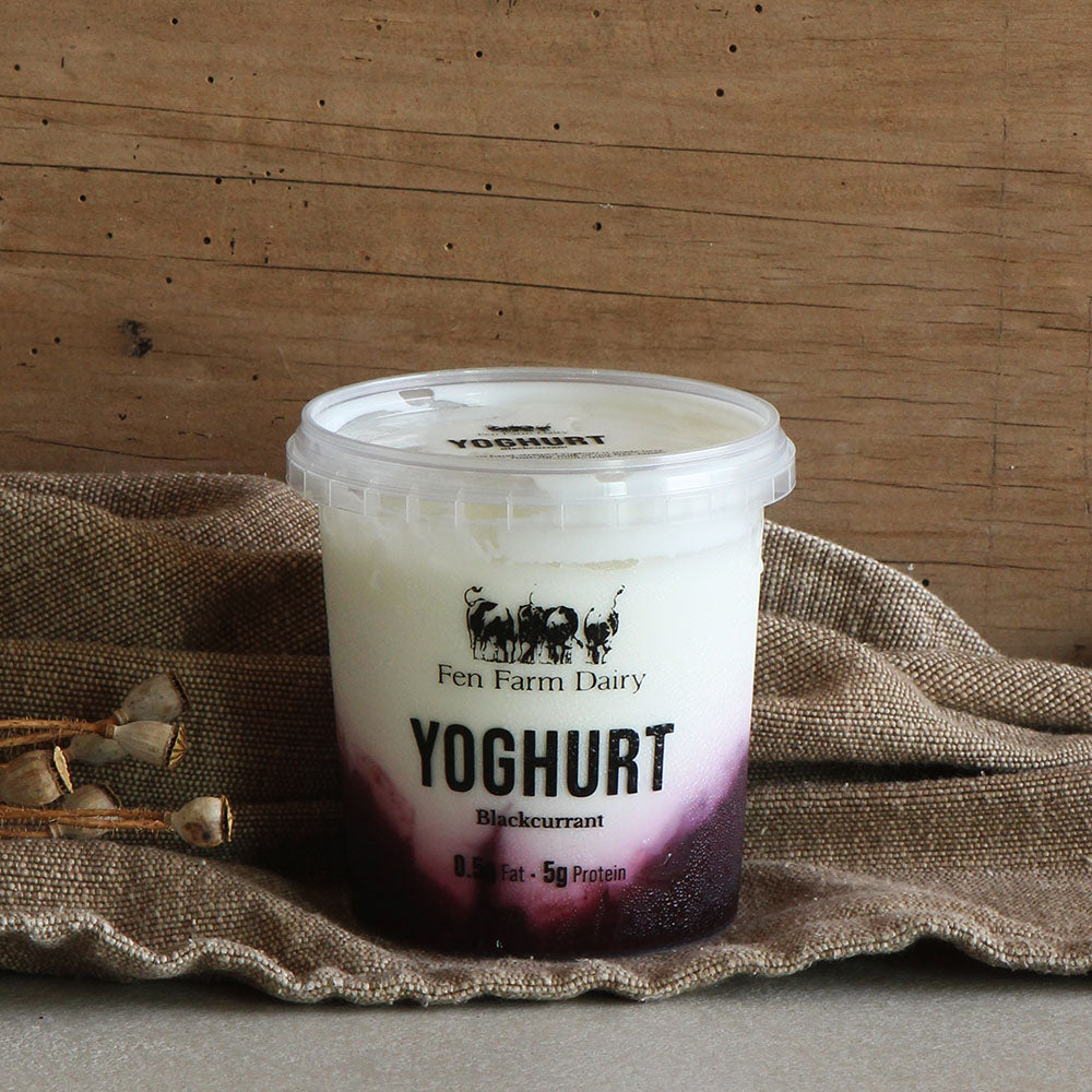 A 400g pot of our handmade farmhouse yoghurt, with a thick layer of delicious England Preserves blackcurrant compote.
Our yoghurt is virtually fat free, made with skimmed milk and naturally loaded with protein.